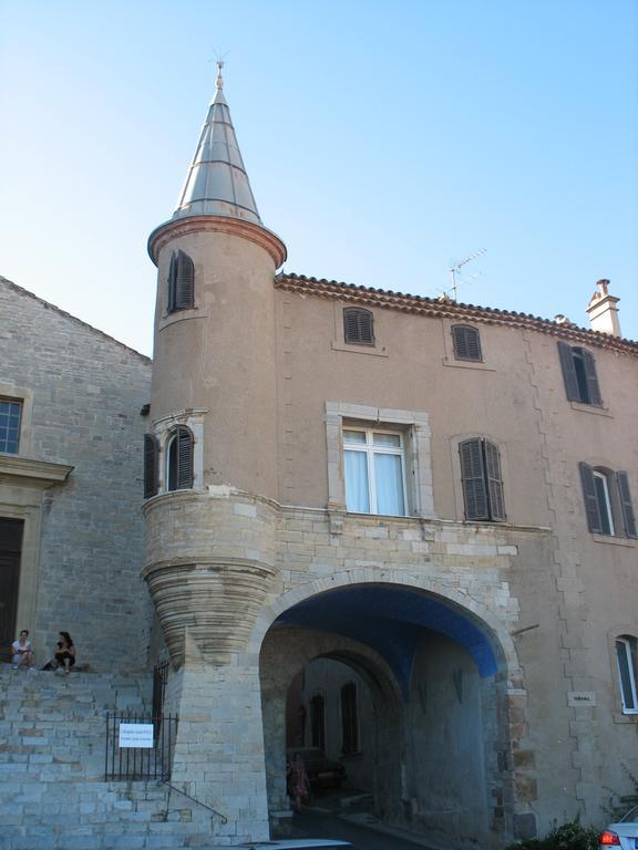 Le Barbacane